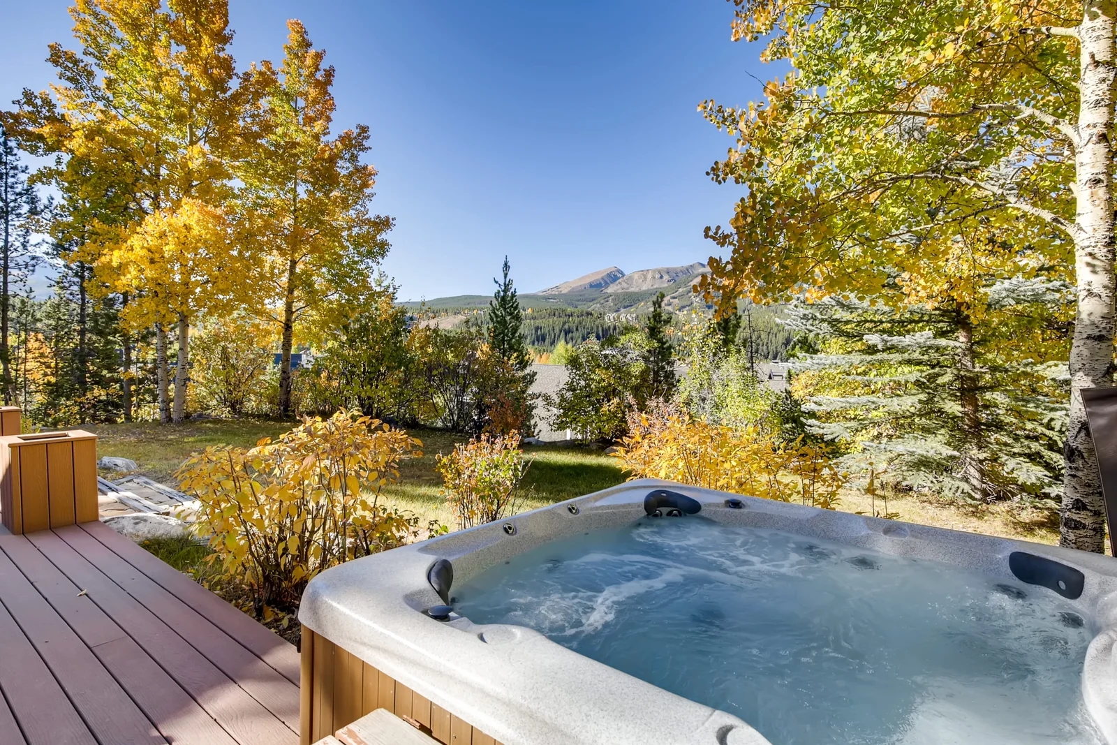 Shadow Mountain Lodge, British Columbia, Canada